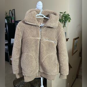 Aritzia Wilfred Free The Teddy Jacket in Tan